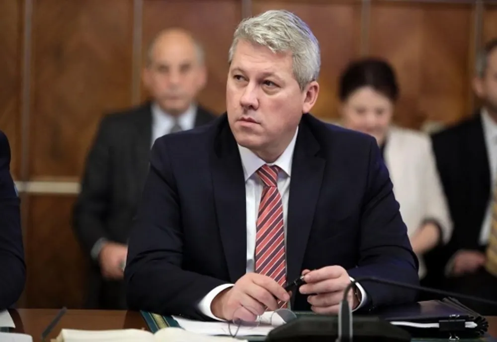 USR cere demisia ministrului Justiției: ”Candidează pe aceeași listă cu un inculpat”