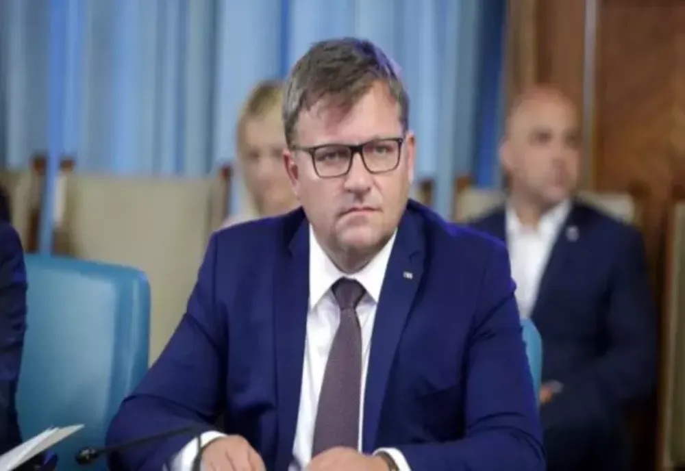 VIDEO Ministrul Budăi, huiduit de sindicaliști în Piața Victoriei: „Eu sunt aici să vă arăt respectul meu”