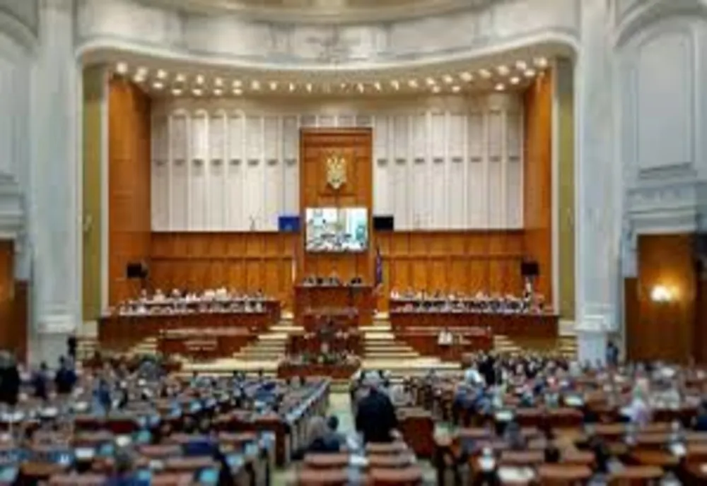 SENATUL, ÎN SESIUNE EXTRAORDINARĂ: UN PROIECT PRIVIND PENSIILE MAGISTRAȚILOR, ÎN DEZBATERE. DOUĂ ORDONANȚE DE URGENȚĂ, PE AGENDĂ