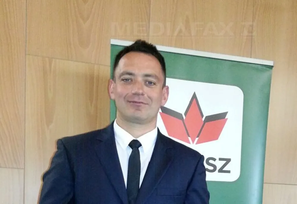 CSOMA BOTOND: NICUŞOR DAN POATE SĂ CÂŞTIGE DACĂ VOR VENI LA VOT FOARTE MULŢI OAMENI, CAM DOUĂ MILIOANE DE CETĂŢENI CU DREPT DE VOT, CARE N-AU VOTAT ÎN TURUL ÎNTÂI