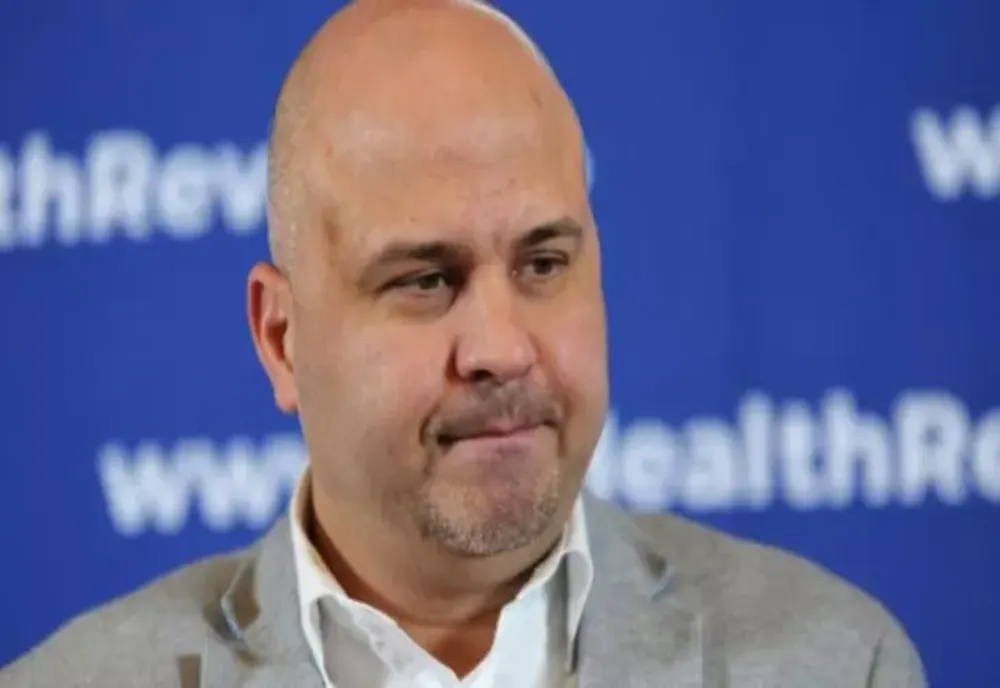 EMANUEL UNGUREANU: ÎN ROMÂNIA SE MOARE CU ZILE, RAFILA NU RĂSPUNDE PENTRU NIMIC. BA CHIAR E PREMIAT DE CIOLACU