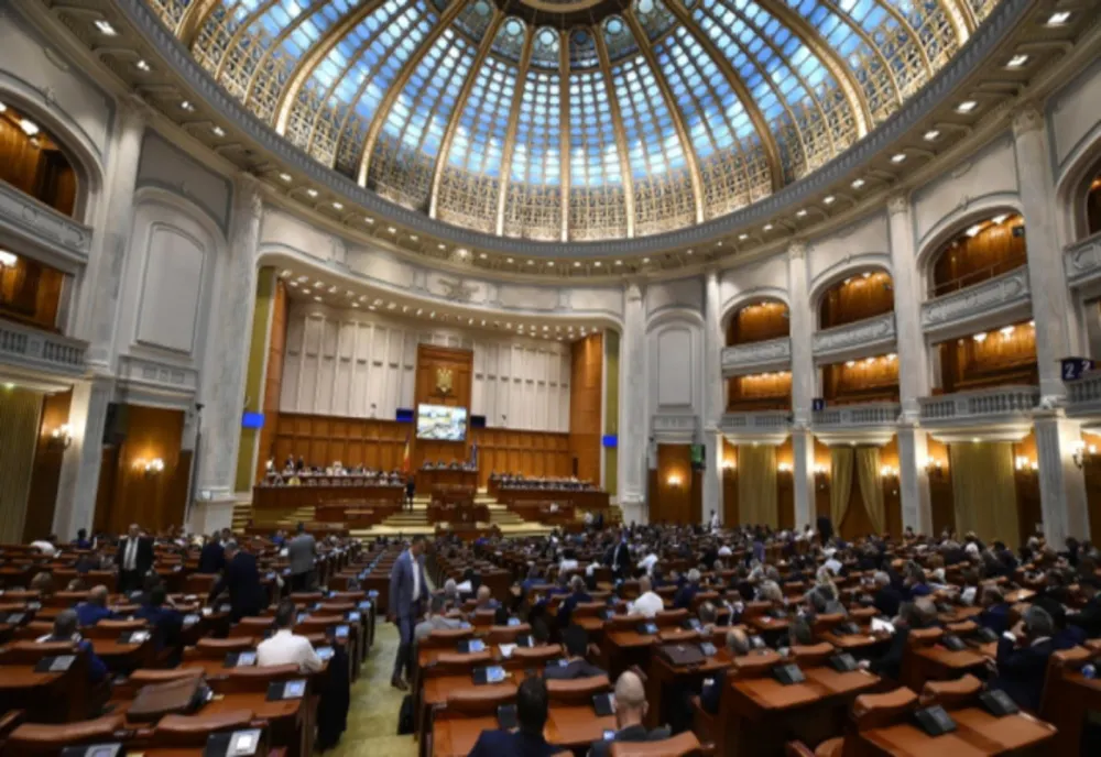 Senat: Iniţiativa prin care autovehiculele Poliţiei locale pot folosi dispozitive de avertizare sonore şi luminoase de culoare albastră, adoptat