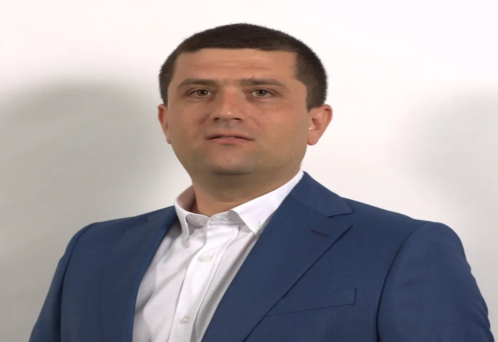 DEPUTATUL USR RADU MIRUȚĂ: ÎN FAȚA UNUI ATAC HIBRID ASUPRA DEMOCRAȚIEI, AUTORITĂȚILE STATULUI ASISTĂ NEPĂSĂTOARE