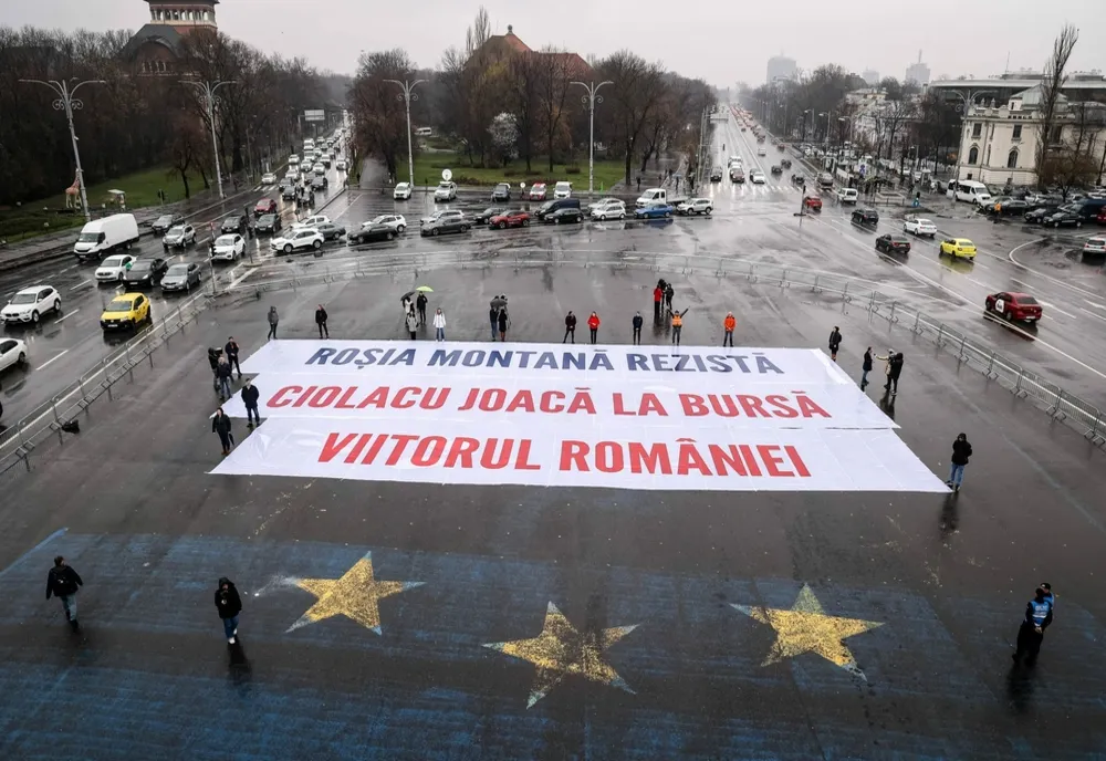 Protest USR în centrul Bucureștiului: "S-au jucat cu economia naţională şi imaginea României"