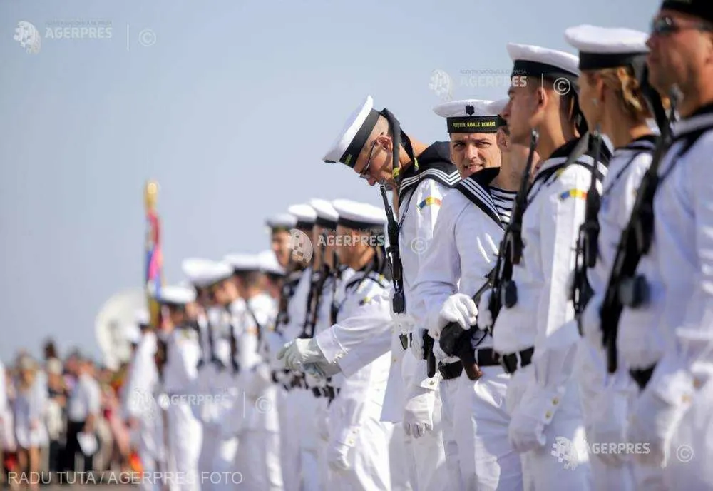 VIDEO Constanța: Peste 3.500 de militari români și străini, peste 50 de nave și ambarcațiuni și 15 aeronave la Ziua Marinei