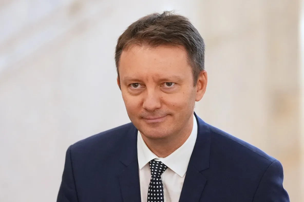 Luni începe bătălia pentru cele 233 de voturi. Unde își caută Siegfried Mureșan sprijinul pentru noul Guvern