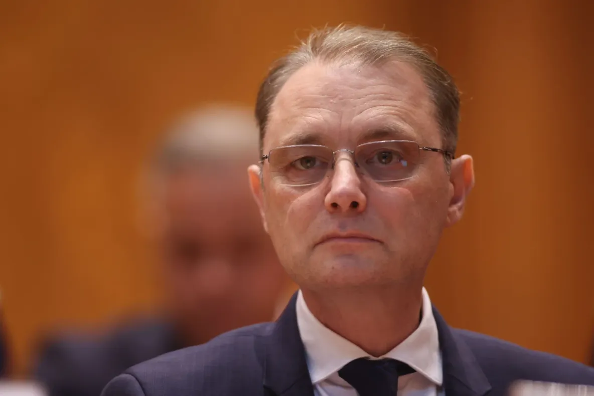 Luca Niculescu, înaintea votului de învestire: „Votul de azi nu reprezintă un cec în alb”. Ce promite viitorul guvern
