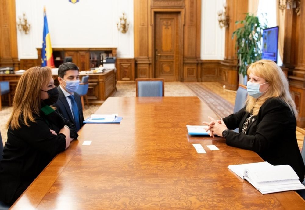 Președinta Senatului, Anca Dragu, întâlnire cu Reprezentantul în România al Înaltului Comisariat al Naţiunilor Unite pentru Refugiaţi