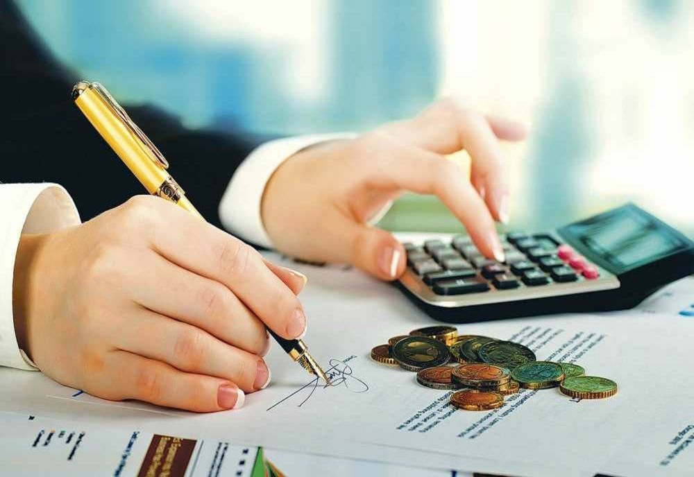 Două TAXE NOI, luate în calcul de guvern. Centralele de apartament ar putea fi INTERZISE