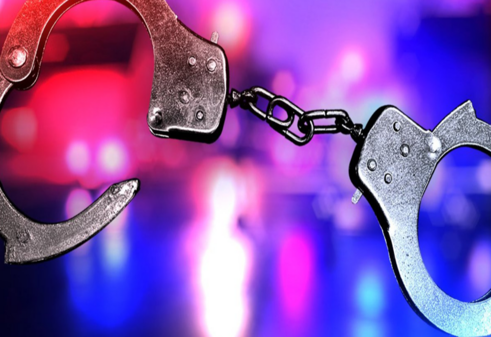 Membru al PNL Olt, ARESTAT după ce a violat o colegă de clasă a fiicei sale, în vârstă de 14 ani