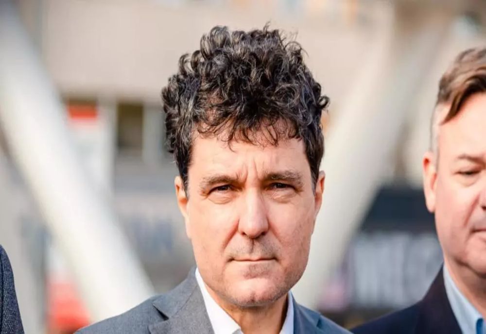 NICUȘOR DAN FACE CU OCHIUL CĂTRE PSD: MĂ BUCURĂ DESCHIDEREA LUI SORIN GRINDEANU. MAI MULTĂ GREUTATE ÎN ACTUL GUVERNĂRII