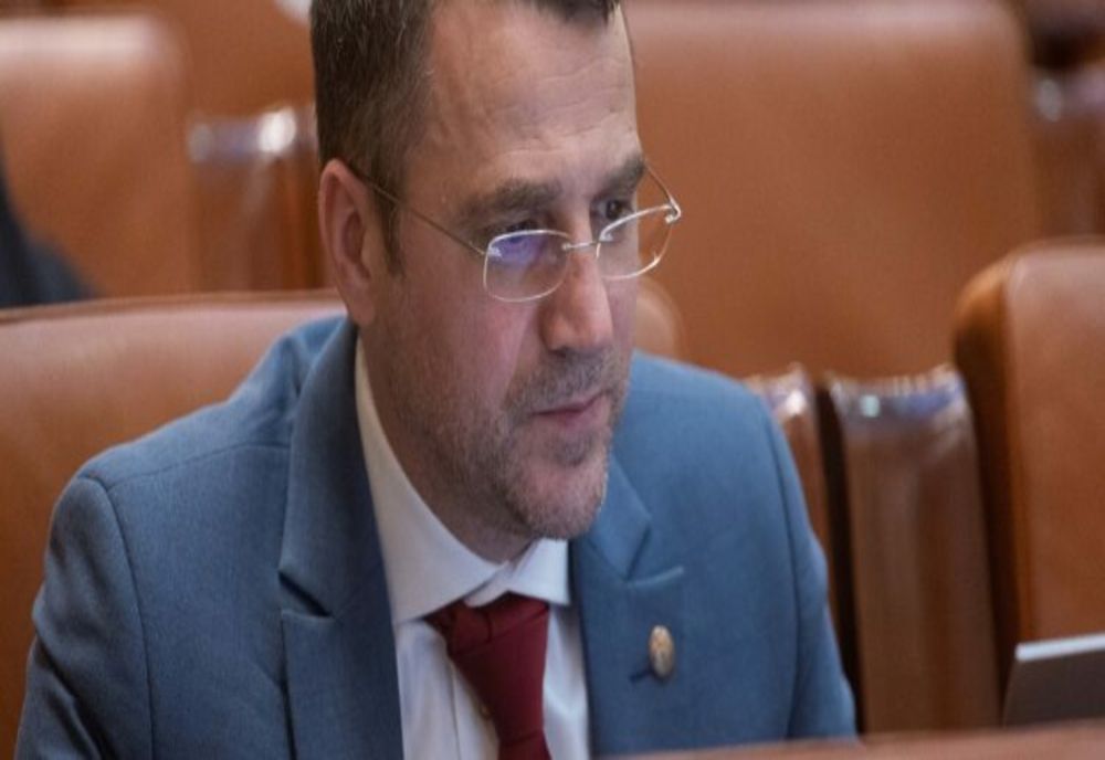 USR: Ciolacu își pregătește terenul să cheltuie, din nou, discreționar banii din bugetul de stat