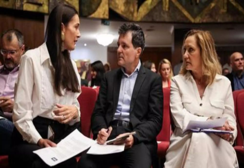 ÎN RĂZBOIUL LASCONI - ARMAND, CLOTILDE A CÂȘTIGAT PRIMA BĂTĂLIE ȘI PREGĂTEȘTE LOVITURA DECISIVĂ DE DUPĂ PREVIZIBILUL EȘEC LA PREZIDENȚIALE