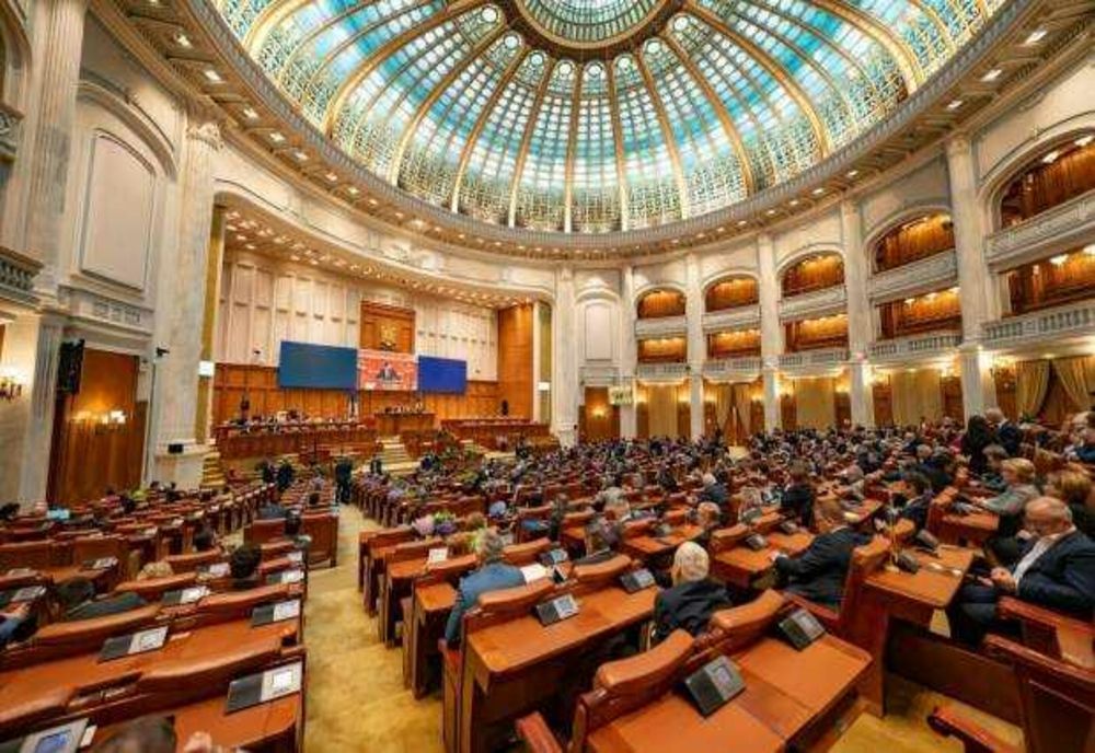 UN SENATOR USR ȘI-A DAT DEMISIA PENTRU A EVITA PENSIA SPECIALĂ. CE L-A FĂCUT SĂ RENUNȚE LA POST