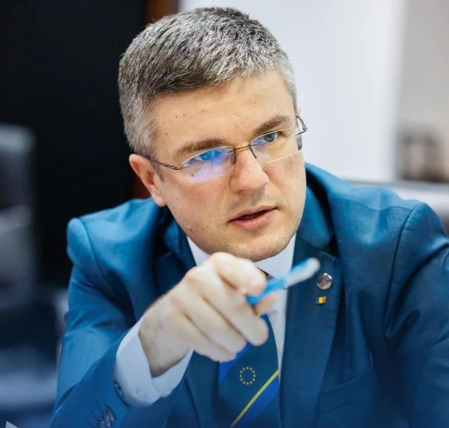Irineu Darău vrea ca Guvernul Bolojan să rămână până la toamnă: E aşa de catastrofal scenariul? Avem de luat bani din PNRR