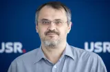 Ghinea: De unde avea Nicușor Dan, primarul Capitalei, care câștiga 12.000 de lei pe lună, bani să facă sondaje?