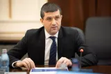 Radu Miruță: Când omul de rând își numără banii până la salariu, băieții din PSD își numără zborurile private