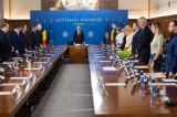 Instabilitatea politică ne costă. Românii plătesc mai mult pentru energie și carburanți