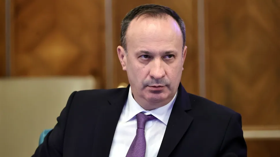 Adrian Câciu, atac la adresa lui Bolojan: „Avem peste 50 de miliarde la buget, dar nu găsim 3 miliarde pentru cei vulnerabili”