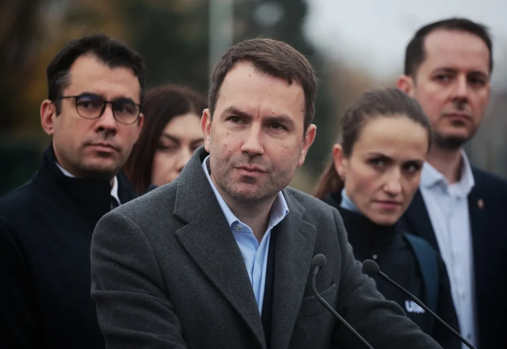 Liderul USR, Cătălin Drulă: „PNL şi PSD iau în braţe privilegiaţii României şi ignoră tot restul populaţiei”