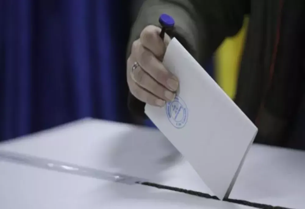 USR nu vrea comasaraea alegerilor. Va ataca decizia Coaliției la Curtea Constituțională a României