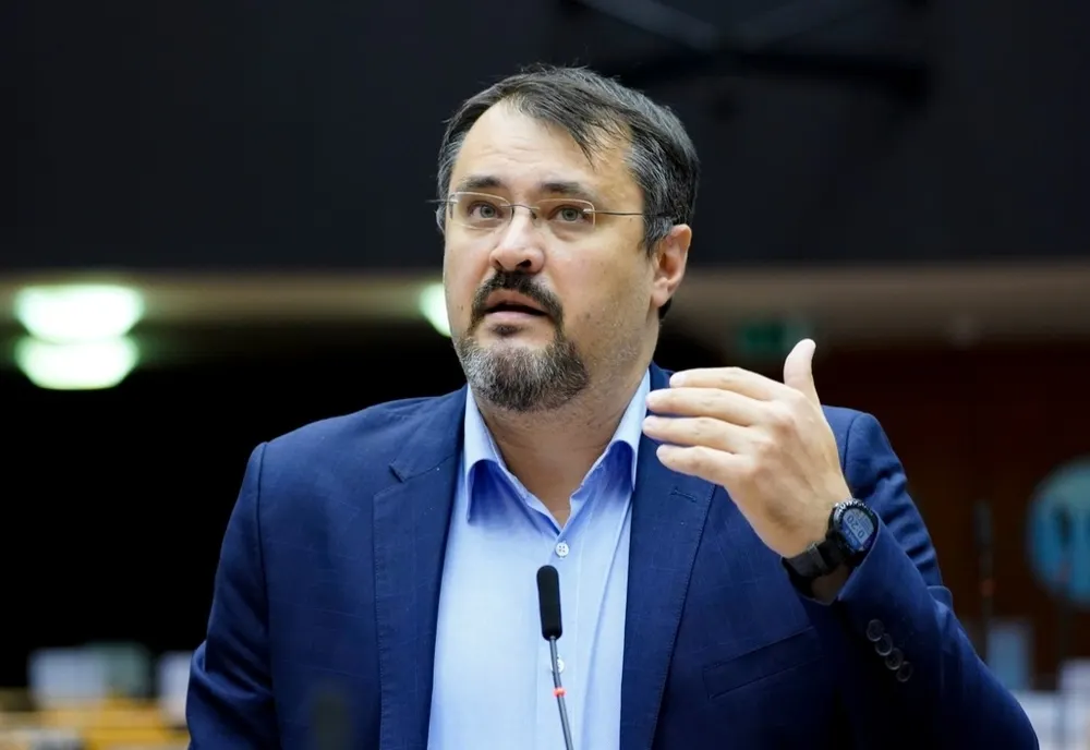 CRISTIAN GHINEA, DESPRE CĂLIN GEORGESCU: OMUL ĂSTA A TRIȘAT
