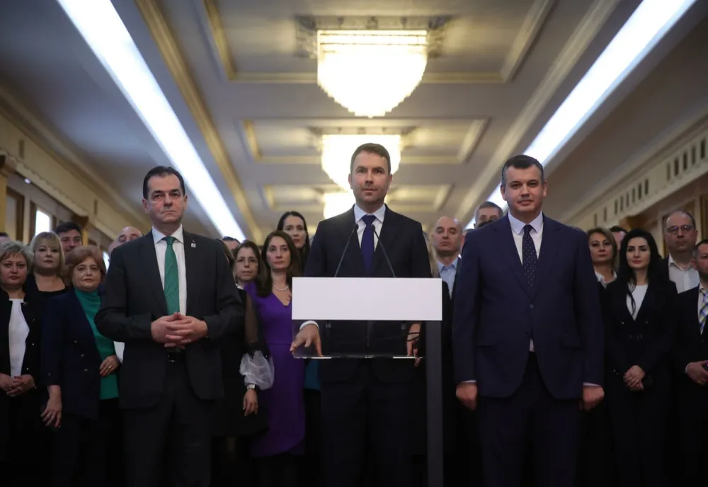 CĂTĂLIN DRULĂ, CANDIDAT LA PRIMĂRIA CAPITALEI: AVEM ŞI NOI CÂTEVA AFIŞAJE PUBLICITARE, DAR DOMNUL BĂLUŢĂ E CAMPION. REŢELELE DIN SPATELE DUMNEALUI SE PARE CĂ AU RESURSE