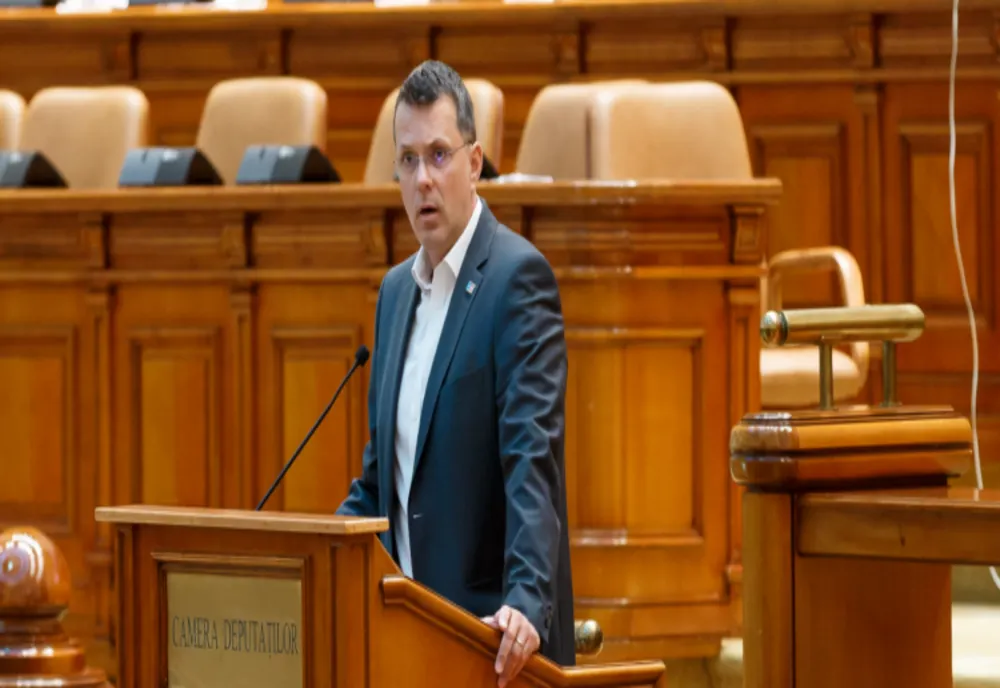 MOȘTEANU: „CEREM PREMIERULUI CIOLACU SĂ FACĂ PUBLICE MOTIVELE INTERDICȚIEI IMPUSE LUI SIMION DE REP. MOLDOVA”