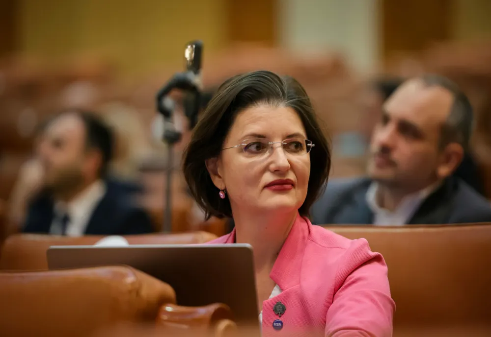 USR ADAPTEAZĂ LEGISLAȚIA LA REALITATEA SATULUI ROMÂNESC. PROIECT PENTRU CLASE SEPARATE, NU SIMULTANE, ÎN COMUNE
