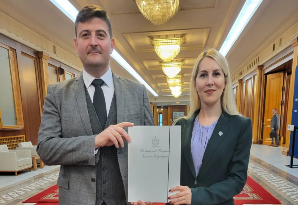 „SCĂPĂM DE SEMNĂTURILE INUTILE!”. SENATUL A ADOPTAT PROPUNEREA USR CARE DIGITALIZEAZĂ DEPUNEREA ACTELOR ÎN INSTANȚĂ
