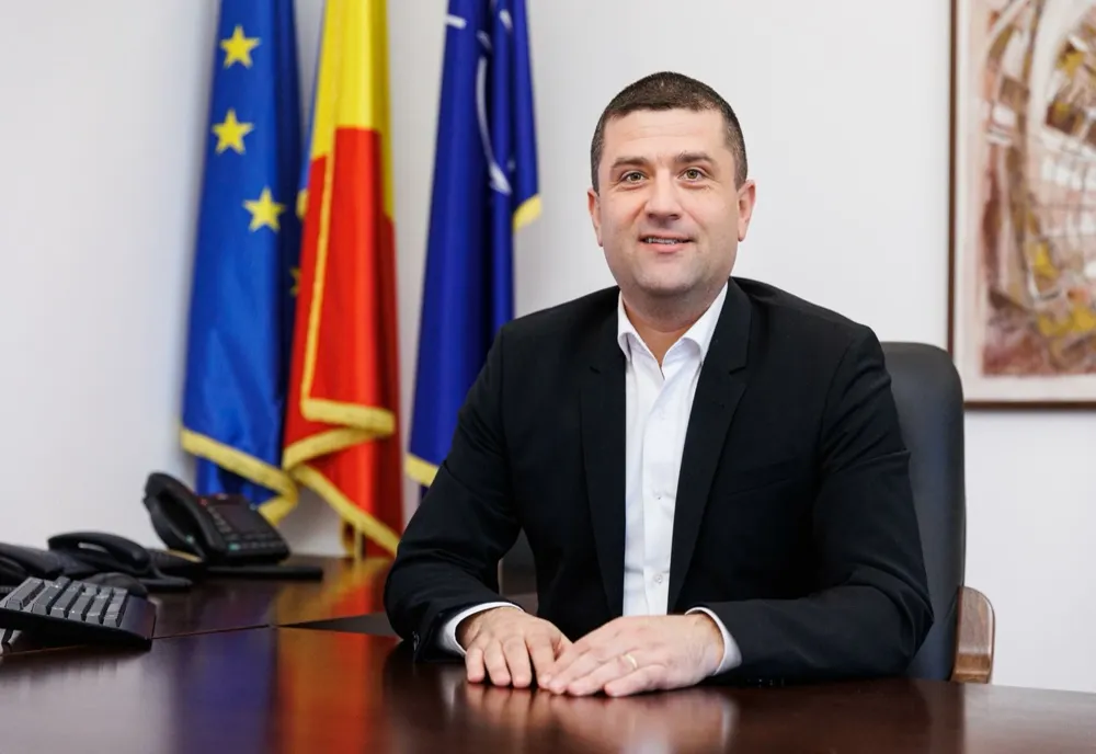 MINISTRUL ECONOMIEI, RADU MIRUȚĂ, A MERS ÎN MIJLOCUL PROTESTATARILOR DE LA DAMEN MANGALIA: EU NU SUNT AICI SĂ VĂ SPUN POVEȘTI. POVEȘTI VI S-AU SPUS PÂNĂ ACUM