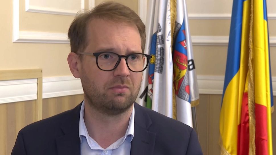 USR a votat să rămână la guvernare și, la unison cu PNL-ul lui Bolojan, dă vina pe PSD pentru tensiunile din coaliție