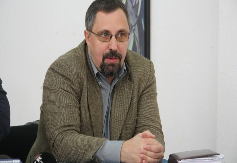 Dan Lungu: Elevii din satele Moldovei  sunt astăzi victimele sistemului de învățământ românesc