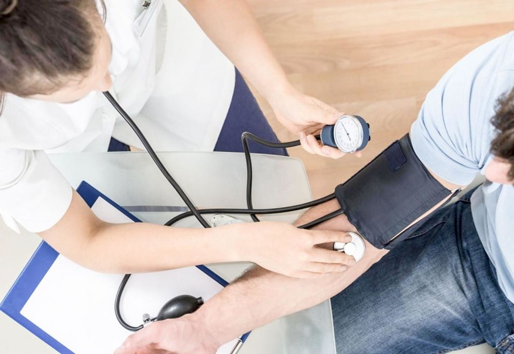 Propunerea care prevede acordarea unui stimulent de risc pentru medici, a fost susținută în plen de toate partidele parlamentare