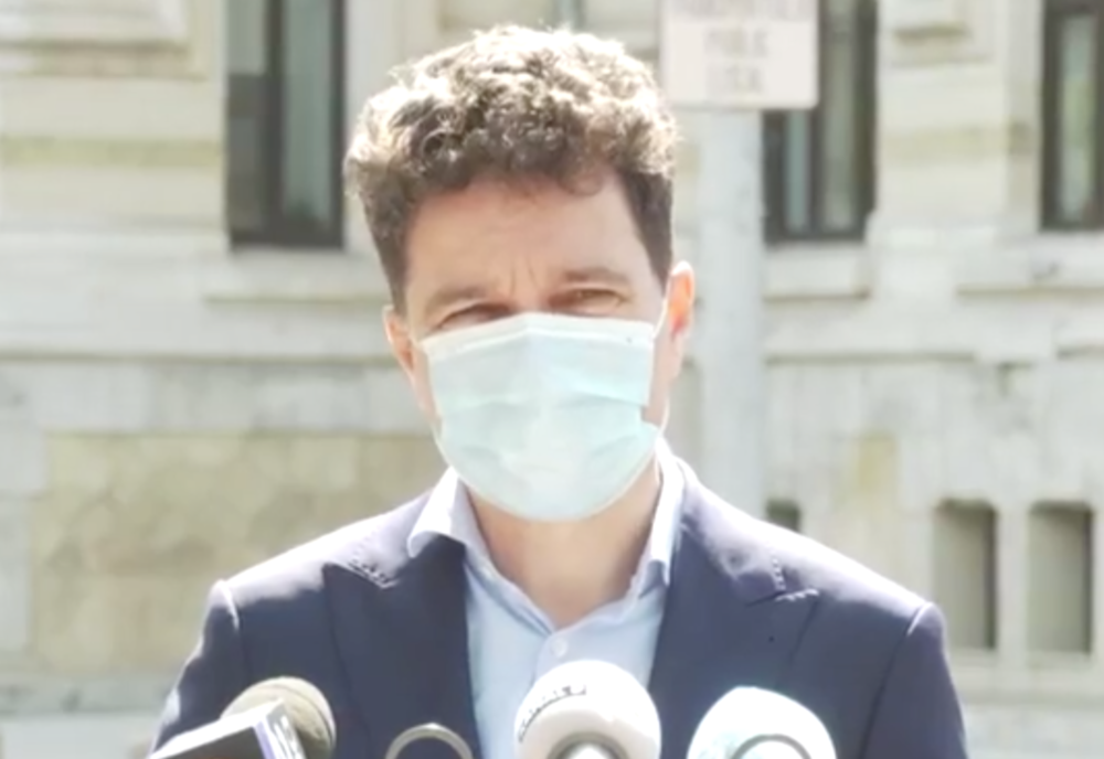 Nicușor Dan: ”Recomand tuturor oamenilor să poarte mască de protecţie şi în afară”