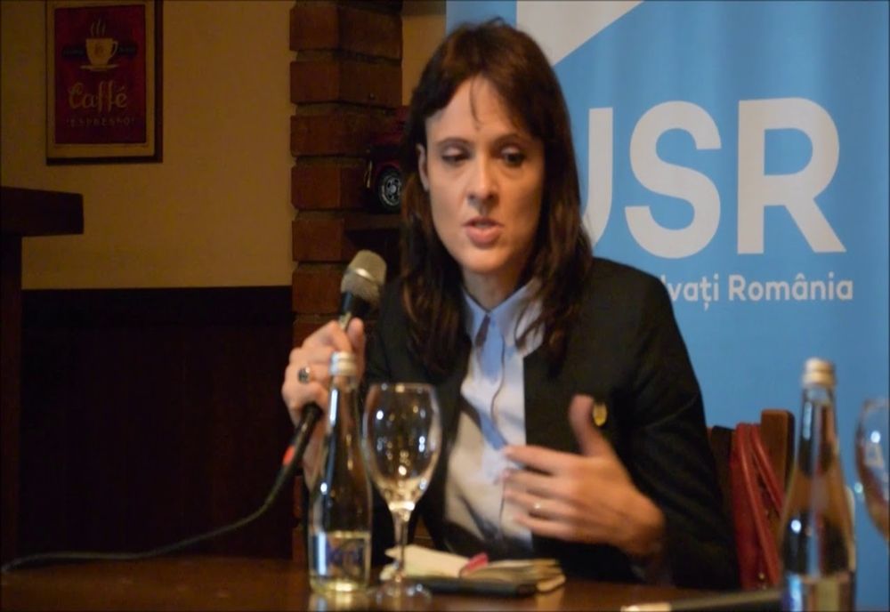 Candidatul USR la Senat, Silvia Dinică: ”Atribuţiile acestor inspectorate, ce ţin de ordin administrativ, vor fi transferate la nivelul managementului şcolii”