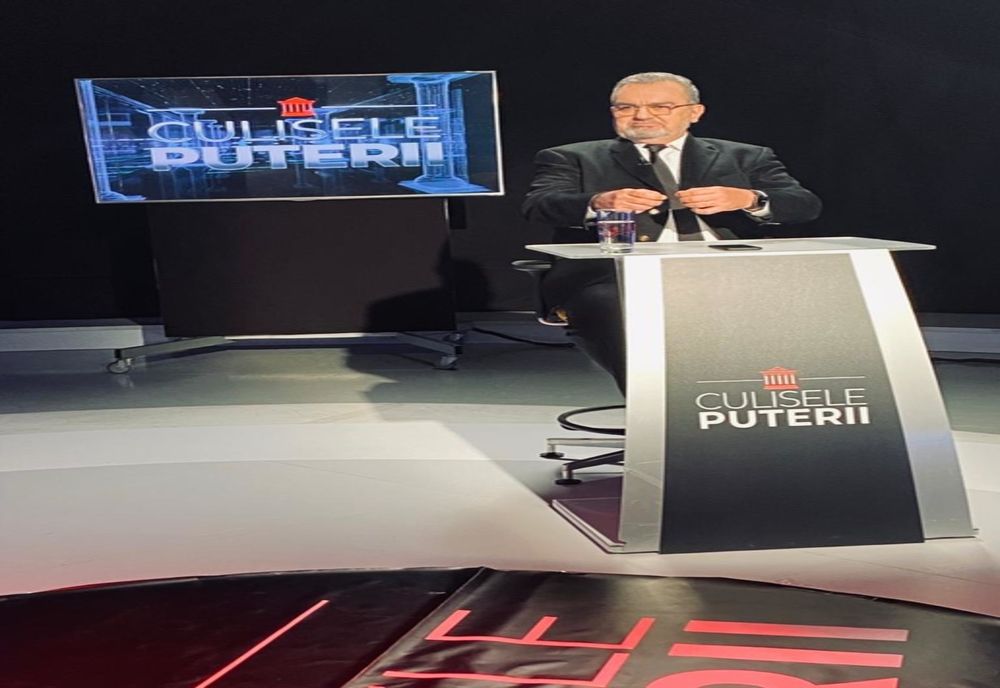 USRPLUS vrea sa rupă și din dreapta, și din stânga