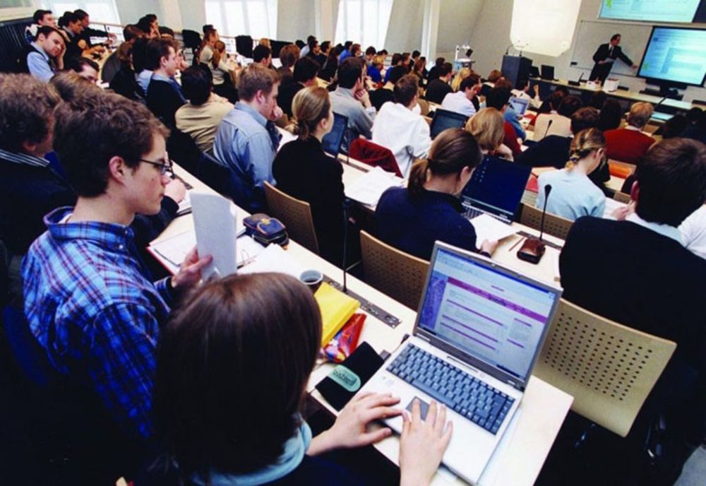 Liderul USR, Dan Barna: ”Studenții vor avea 50% gratuitate la călătoriile cu trenul”