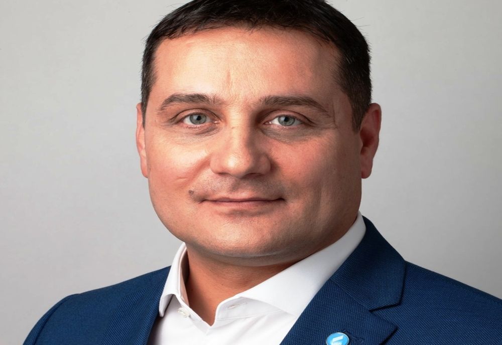 Sergiu Iordan, omul cu valiza, numit oficial în funcţia de subprefect de Teleorman