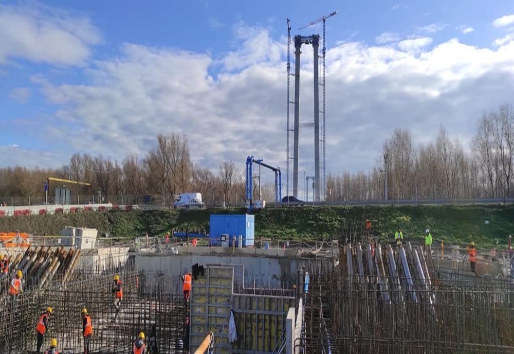 Drulă: Lucrările la Podul suspendat peste Dunăre avansează bine 