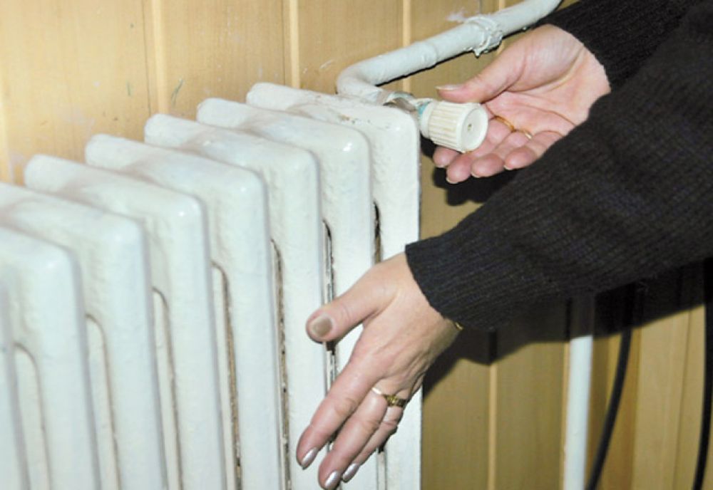 Primarul Fritz le explică timişorenilor de ce nu este căldură şi vrea ''o soluţie naţională''