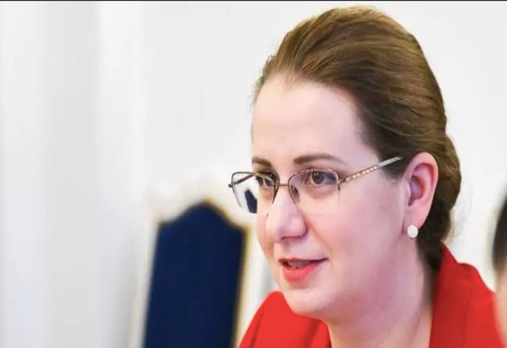 USR îi cere ministrului Ligia Deca să publice propunerile primite în ultima săptămână de consultări publice pentru noile legi ale Educaţiei