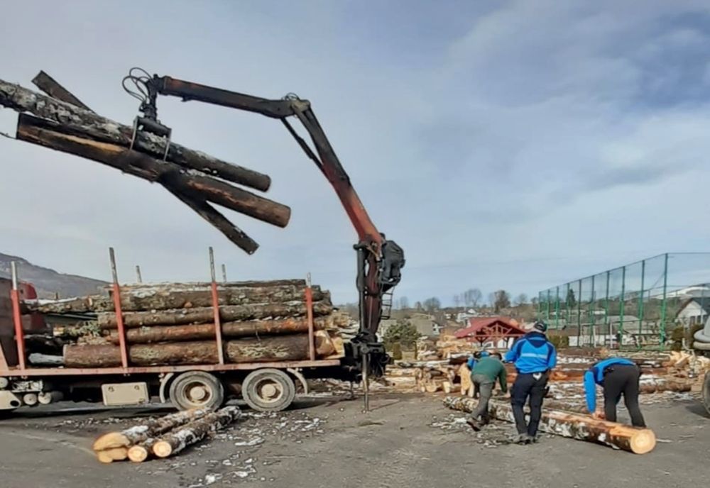 USR: PSD și PNL dau ”o mână de ajutor pentru mafia lemnului și pentru toate celelalte grupări infracționale care se îmbogățesc zi de zi sacrificând sănătatea românilor”