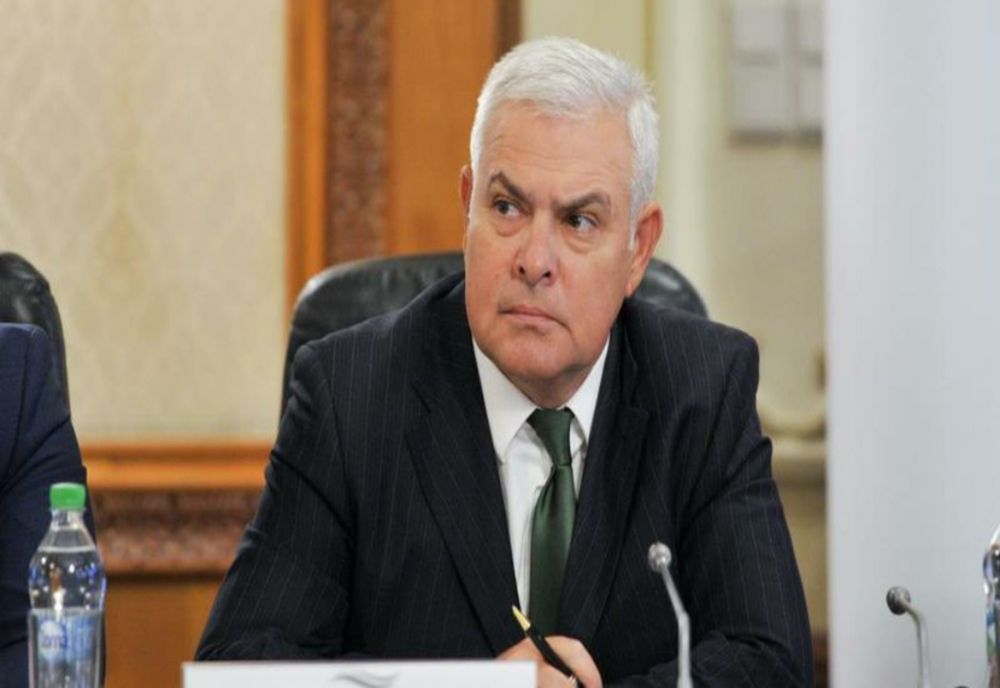 USR ÎL CHEAMĂ PE MINISTRUL APĂRĂRII LA "ORA GUVERNULUI" PENTRU A-I ADRESA ÎNTREBĂRI PRIVIND MĂSURILE CONCRETE PENTRU APĂRAREA SPAŢIULUI AERIAN AL ROMÂNIEI