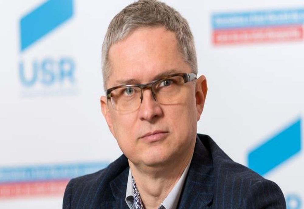 Liderul grupului USR din Senat, Radu Mihail, a depus o iniţiativă legislativă: ”Claritate şi coerenţă în parcursul educaţional al fiecărui elev”