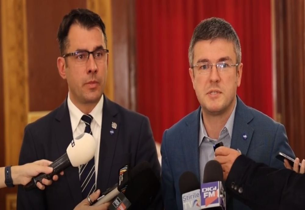 USR, despre proiectul privind pensiile speciale: Coaliţia PSD-PNL a pus în scenă o mascaradă tocmai să-i protejeze pe „specialii” sistemului