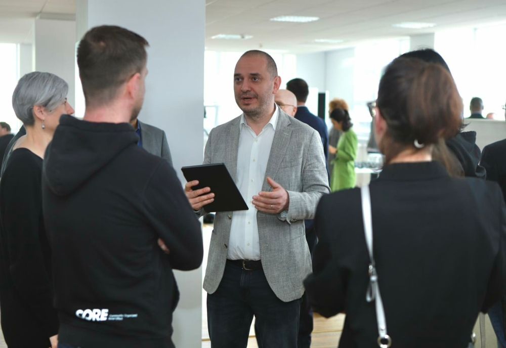 Primarul Sectorului 2, Radu Mihaiu, şi-a lansat candidatura, luni, pentru un nou mandat