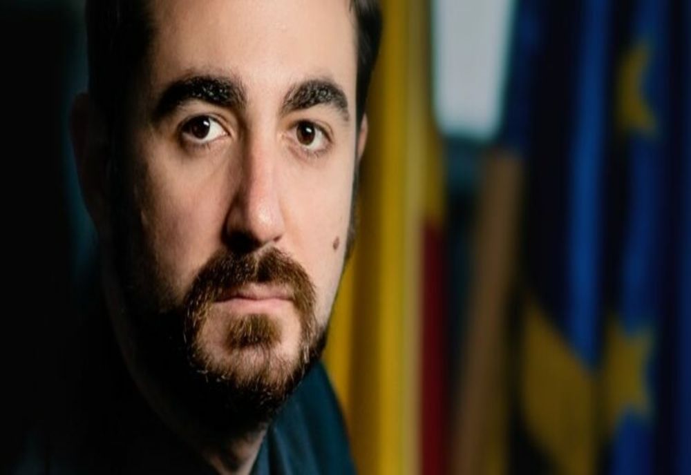 CLAUDIU NĂSUI: NOI ACUM SUNTEM CA ÎNTR-O MAȘINĂ ÎN CARE PEDALA ESTE PE ACCELERAT LA MAXIM ȘI TOT POMPĂM BANI PE CARE NU-I AVEM, ÎI ÎMPRUMUTĂM