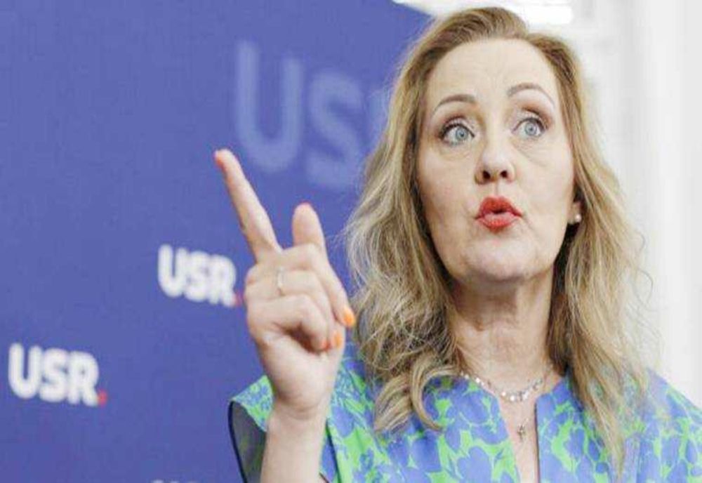 ELENA LASCONI DESPRE IOHANNIS: „ESTE O MARE DEZAMĂGIRE PENTRU MULŢI ROMÂNI, CRED CĂ A IEŞIT CEL MAI PROST DUPĂ DOUĂ MANDATE DE PREŞEDINTE”