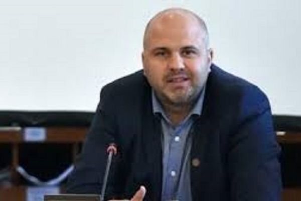 Deputatul Emanuel Ungureanu a dezvăluit pe pagina sa de Facebook faptul că Spitalul și Aeroportul din Cluj NU sunt  pregătite pentru a gestiona persoanele care vin din zonele afectate de coronavirus.